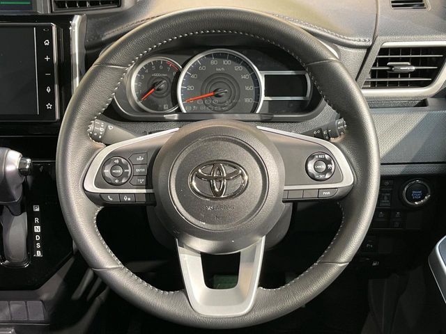 TOYOTA ROOMY 2022