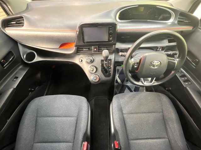 TOYOTA SIENTA 2015