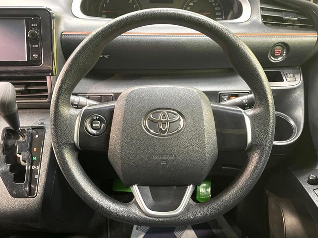 TOYOTA SIENTA 2015