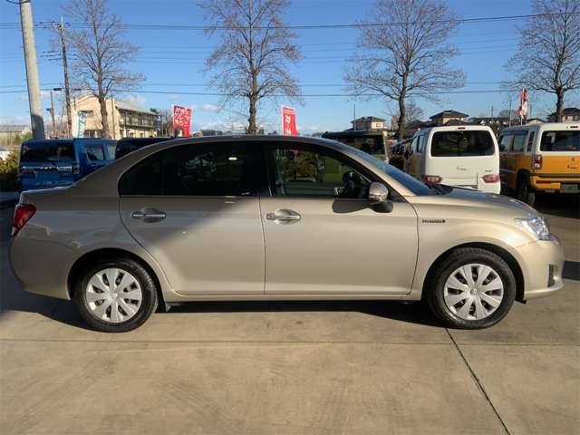 TOYOTA COROLLA AXIO HYBRID 2013