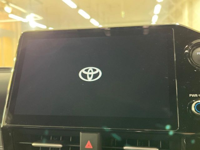 TOYOTA VOXY HYBRID 2024