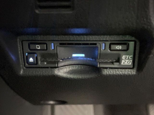 TOYOTA VOXY HYBRID 2024