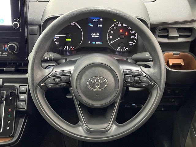 TOYOTA SIENTA HYBRID 2023