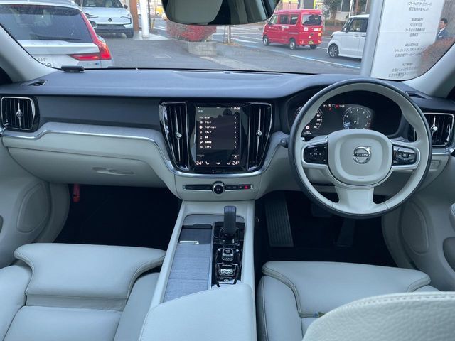 VOLVO VOLVO V60 CROSS COUNTRY 2021