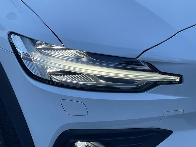 VOLVO VOLVO V60 CROSS COUNTRY 2021