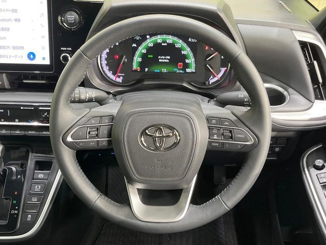 TOYOTA VOXY 2025