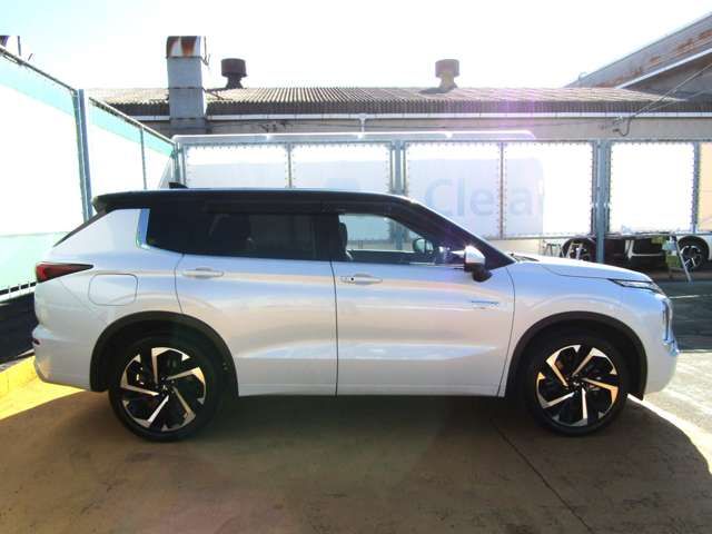 MITSUBISHI OUTLANDER PHEV 2023