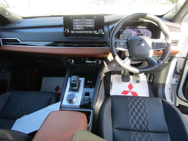 MITSUBISHI OUTLANDER PHEV 2023