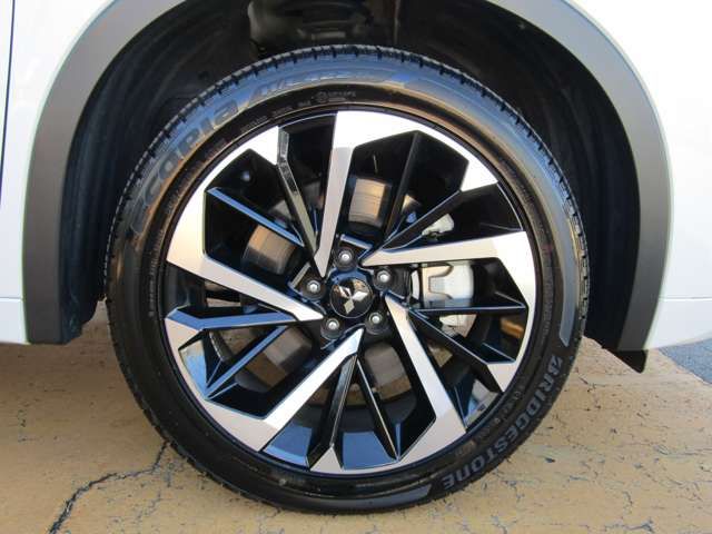 MITSUBISHI OUTLANDER PHEV 2023