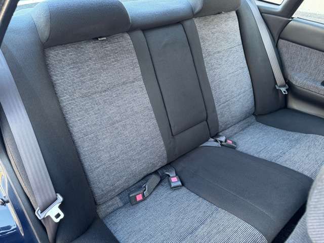 SUBARU LEGACY sedan  4WD 1992