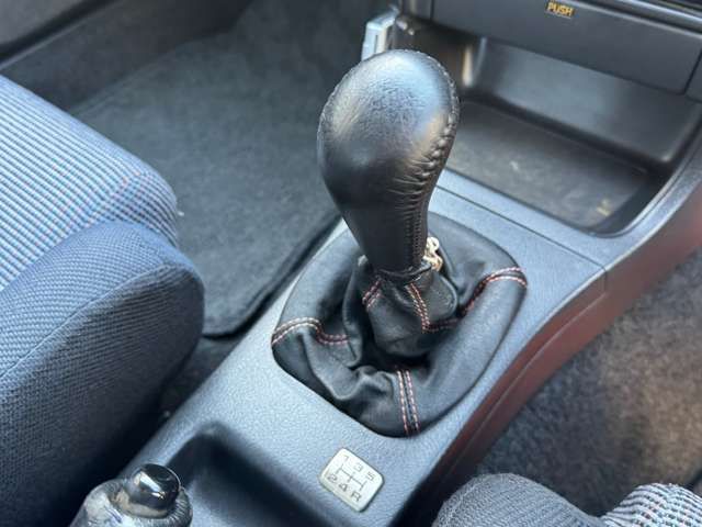 SUBARU LEGACY sedan  4WD 1992