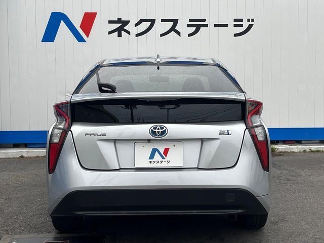 TOYOTA PRIUS 2017