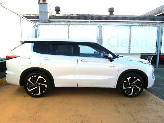 MITSUBISHI OUTLANDER PHEV 2023