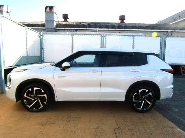 MITSUBISHI OUTLANDER PHEV 2023