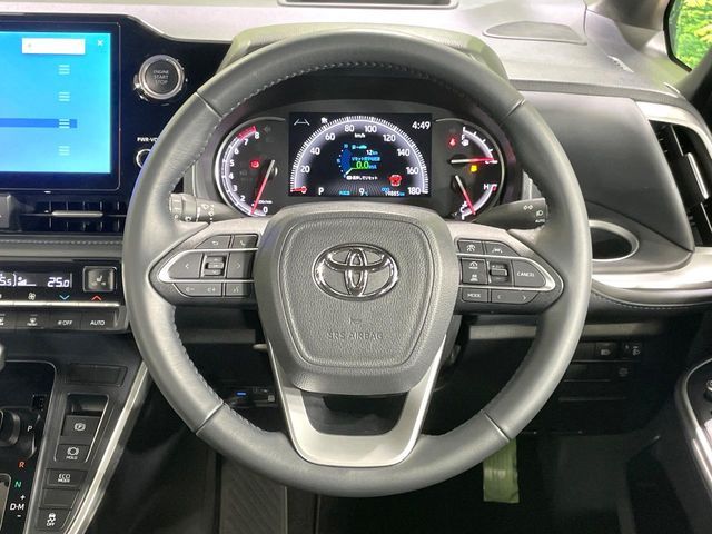 TOYOTA VOXY 2023