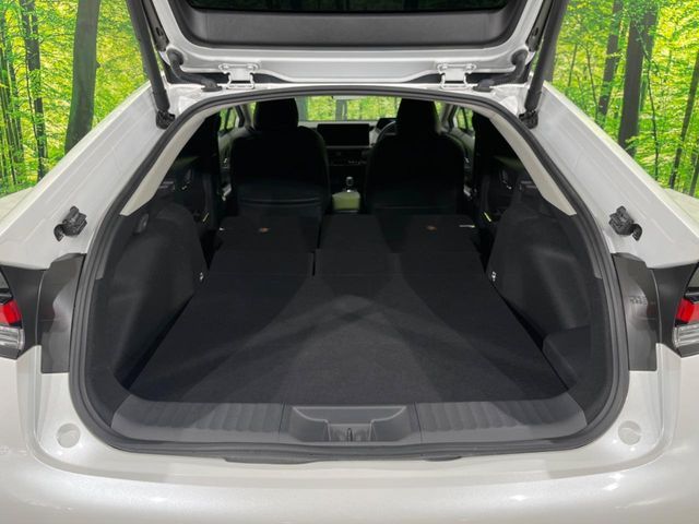 TOYOTA PRIUS 4WD 2023