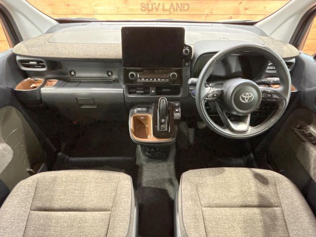 TOYOTA SIENTA HYBRID 2023