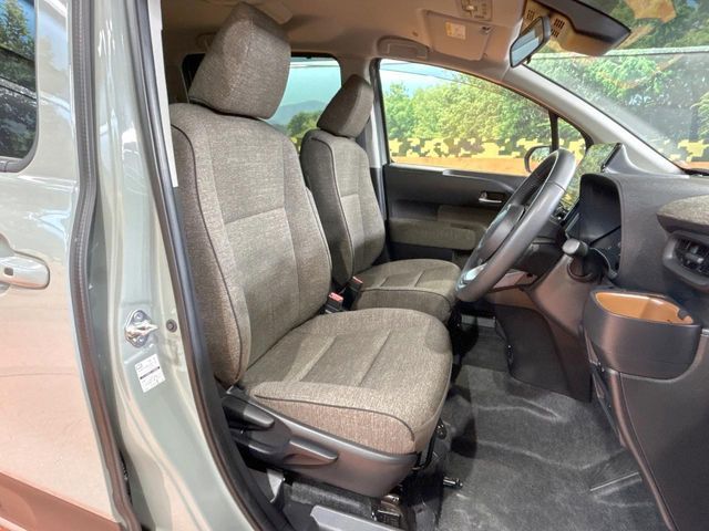 TOYOTA SIENTA HYBRID 2023