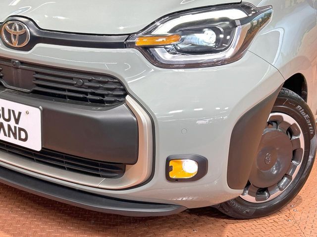 TOYOTA SIENTA HYBRID 2023
