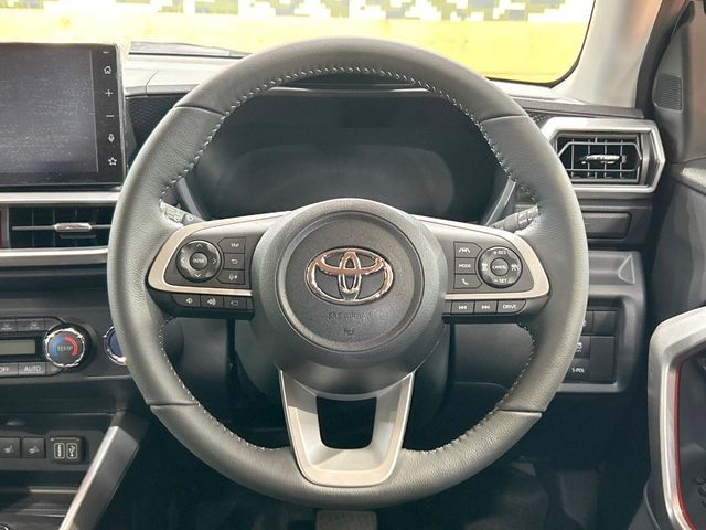 TOYOTA RAIZE HYBRID 2025