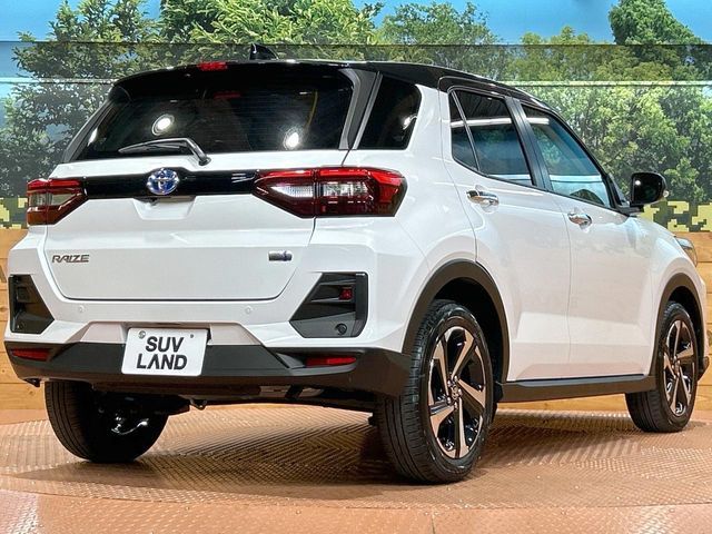 TOYOTA RAIZE HYBRID 2025