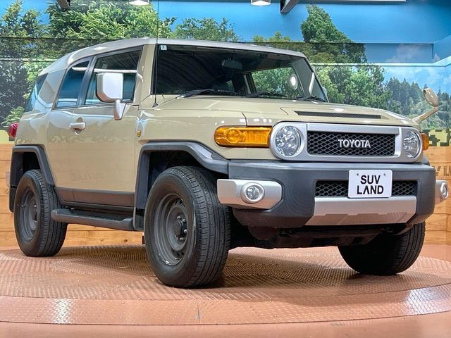 TOYOTA FJ CRUISER 4WD 2015