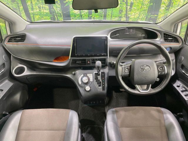 TOYOTA SIENTA HYBRID 2019