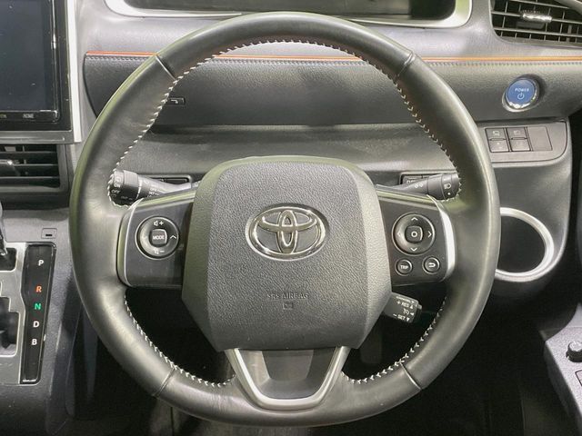 TOYOTA SIENTA HYBRID 2019