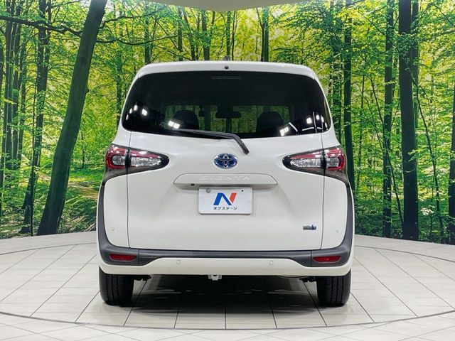 TOYOTA SIENTA HYBRID 2019