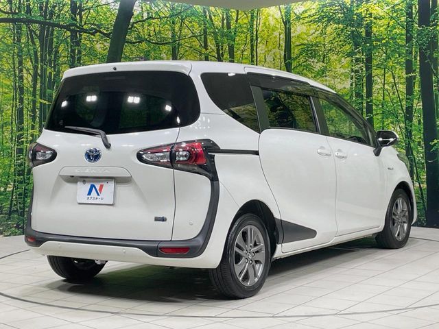 TOYOTA SIENTA HYBRID 2019