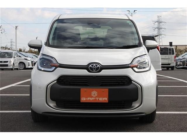 TOYOTA SIENTA HYBRID 2022