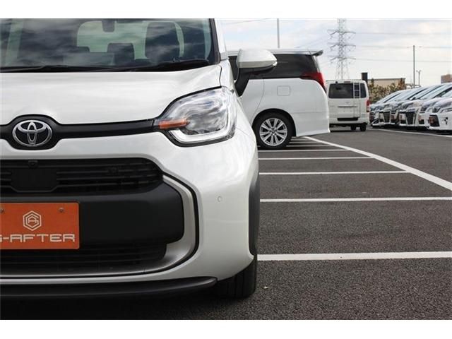 TOYOTA SIENTA HYBRID 2022