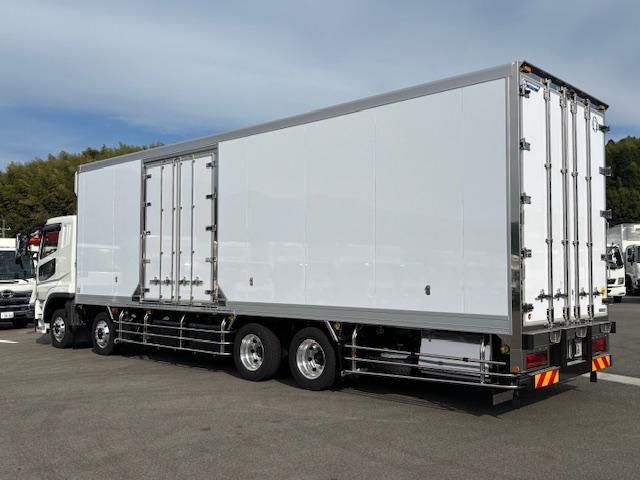 MITSUBISHI FUSOU SUPER GREAT 2025