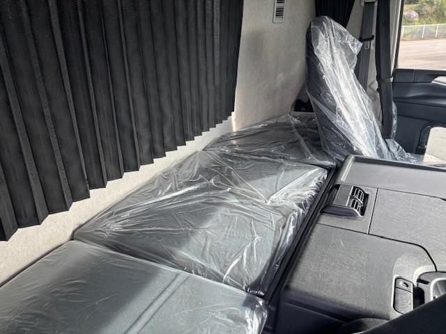 MITSUBISHI FUSOU SUPER GREAT 2025