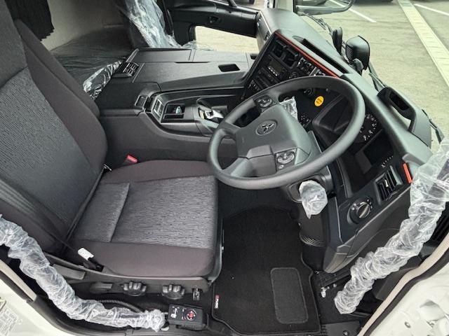 MITSUBISHI FUSOU SUPER GREAT 2025