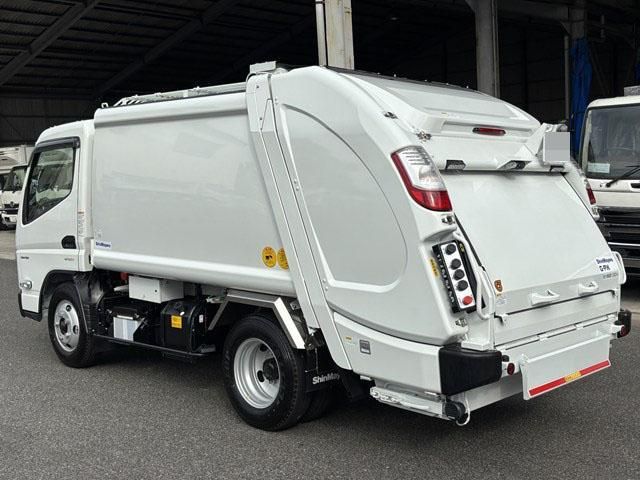 MITSUBISHI CANTER 2025