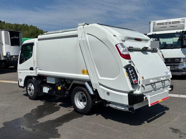 MITSUBISHI CANTER 2025