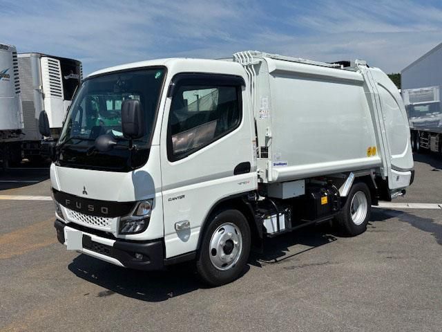 MITSUBISHI CANTER 2025