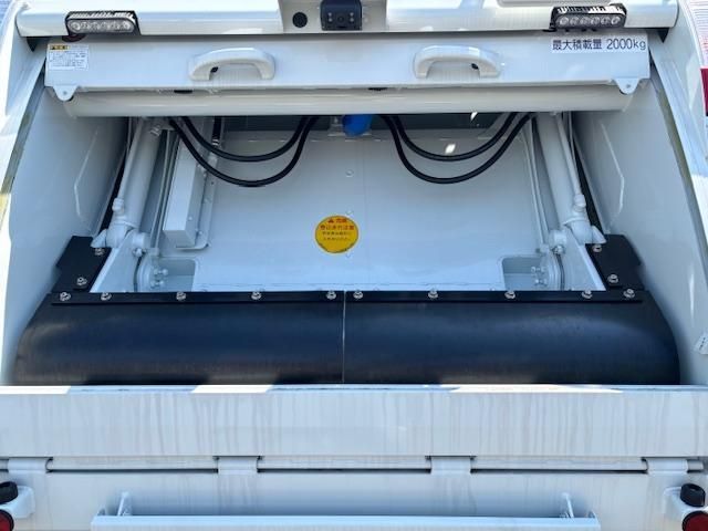 MITSUBISHI CANTER 2025