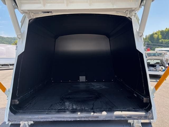 MITSUBISHI CANTER 2025