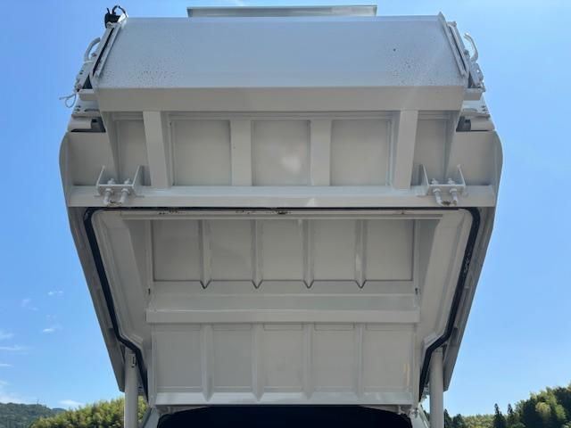 MITSUBISHI CANTER 2025