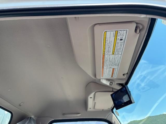 MITSUBISHI CANTER 2025