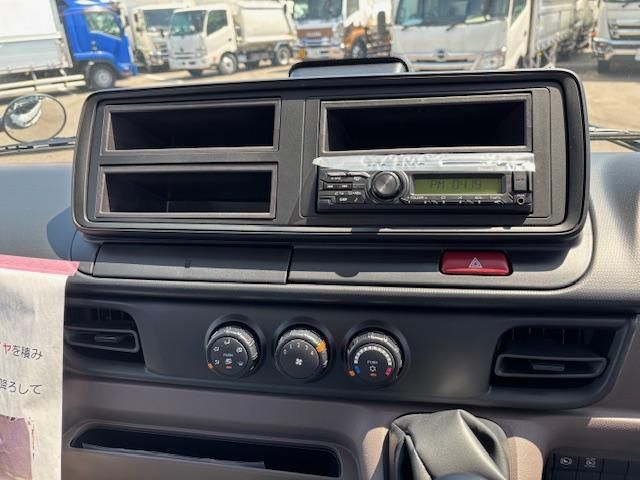 MITSUBISHI CANTER 2025