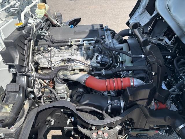 MITSUBISHI CANTER 2025