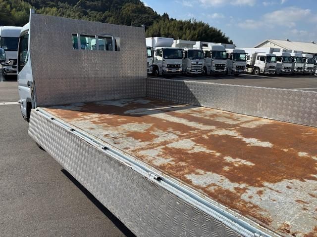 MITSUBISHI CANTER 2023