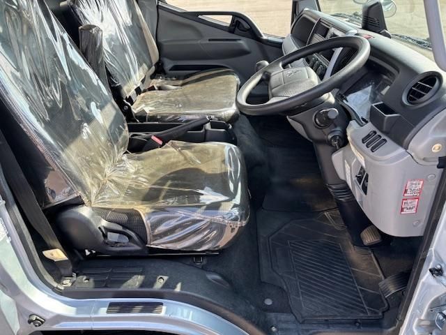 MITSUBISHI CANTER 2023