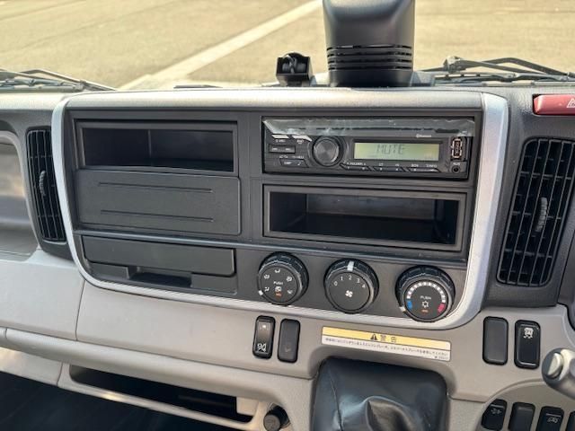 MITSUBISHI CANTER 2023