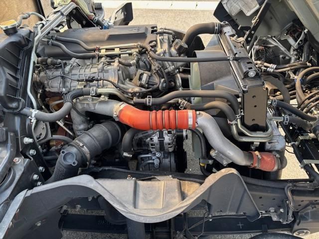 MITSUBISHI CANTER 2023