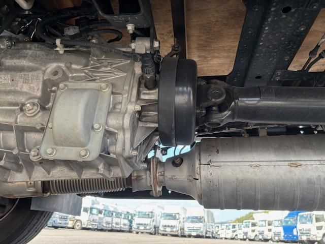 MITSUBISHI CANTER 2023