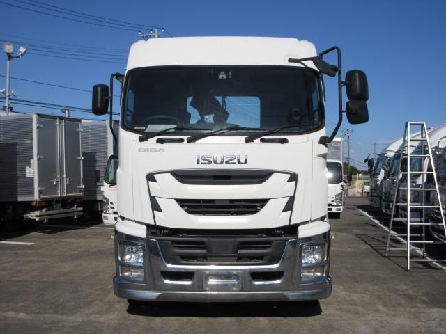 ISUZU GIGA 2018